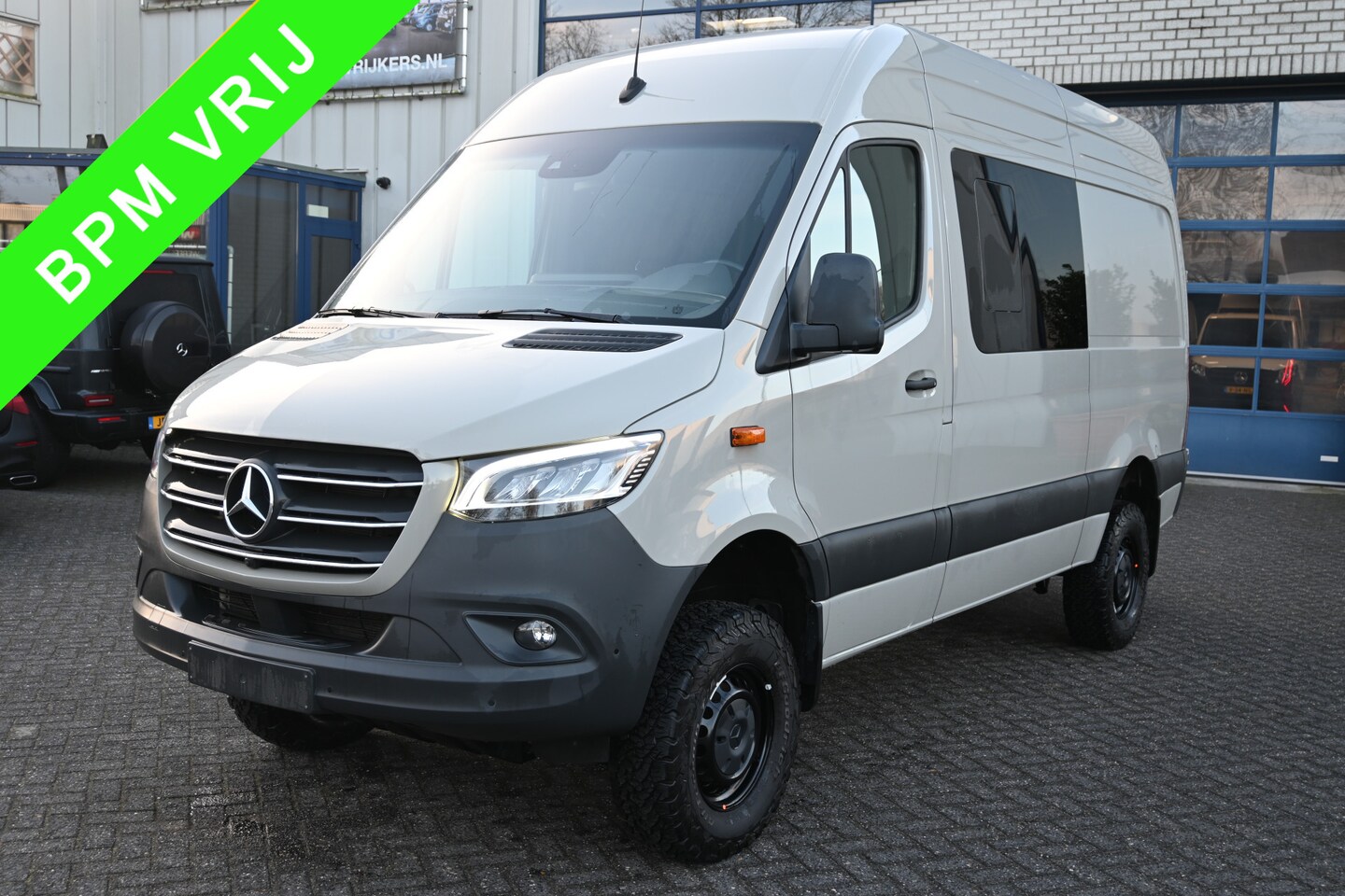 Mercedes-Benz Sprinter - 319 CDI 4x4 L2H2 AWD Draaistoelen, MBUX 10.25 met 360 graden camera, LED, Etc. - AutoWereld.nl