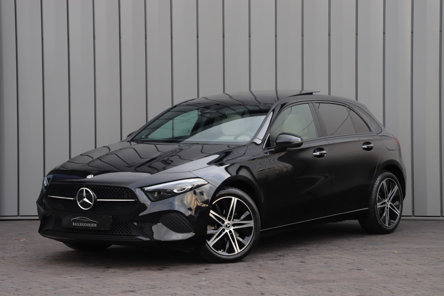 Mercedes-Benz A-klasse - 250 e Business Solution Luxury | 218PK | Pano | Keyless-go | Burmester | Sfeerverlichting - AutoWereld.nl