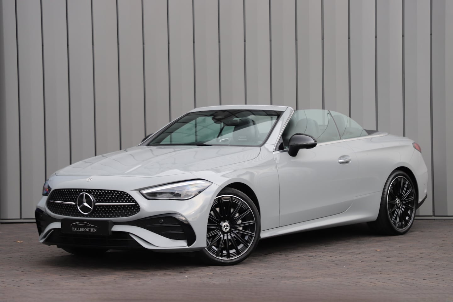 Mercedes-Benz CLE Cabriolet - 200 AMG | 204PK | Keyless-go | Sfeerverlichting | Airscarf | Acc | Stuurwielverwarming | L - AutoWereld.nl