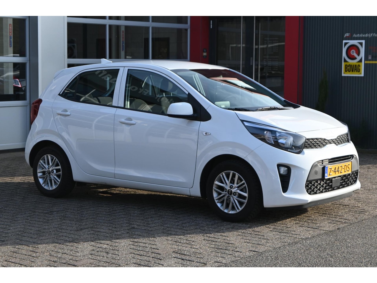 Kia Picanto - 1.0 DPi DynamicLine 67pk 5drs | Airco | Camera | Apple CarPlay | LM-Velgen - AutoWereld.nl