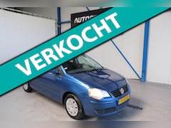 Volkswagen Polo - 1.4-16V Comfortline > Lees advertentie <