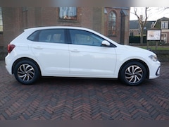 Volkswagen Polo - 1.0 TSI 95pk Life PDC voor en achter -CARPLAY