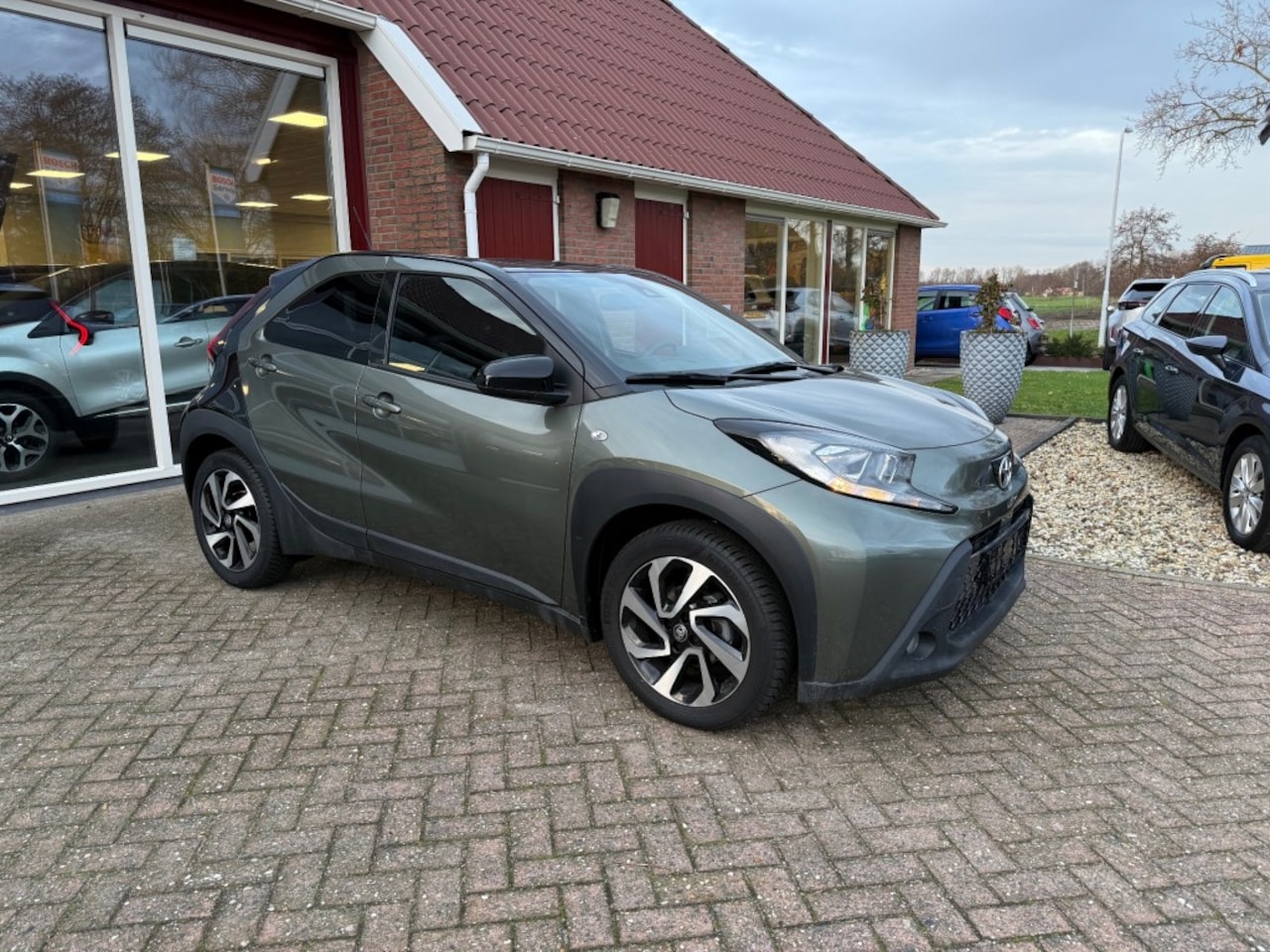 Toyota Aygo X - 1.0 VVT-I S-CVT PULS 5-DRS AUTOMAAT! - AutoWereld.nl