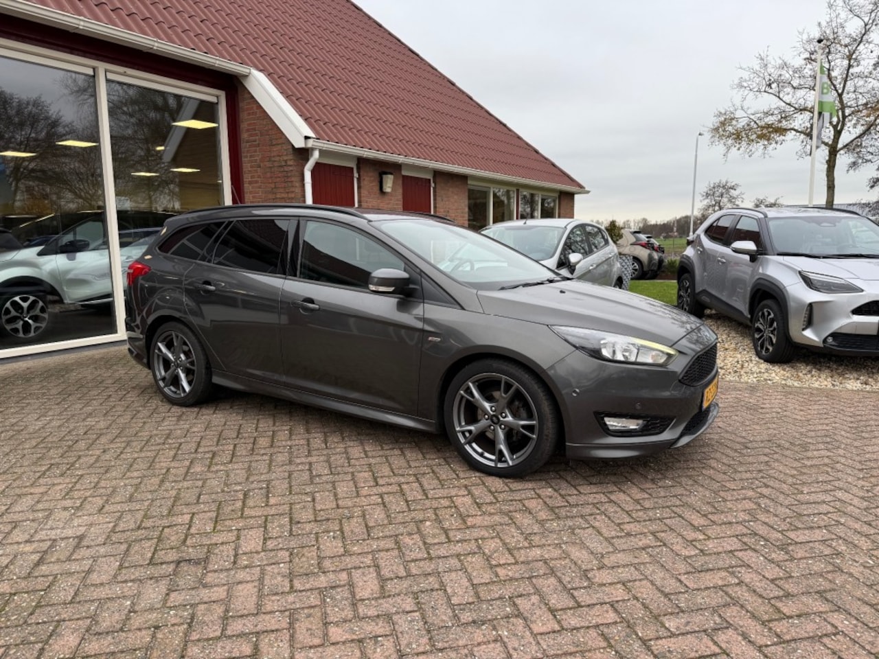 Ford Focus Wagon - 1.0 ECOBOOST ST-LINE BUSINESS WAGON SLECHTS 64.137 KM!! IN PERFECTE STAAT!! - AutoWereld.nl