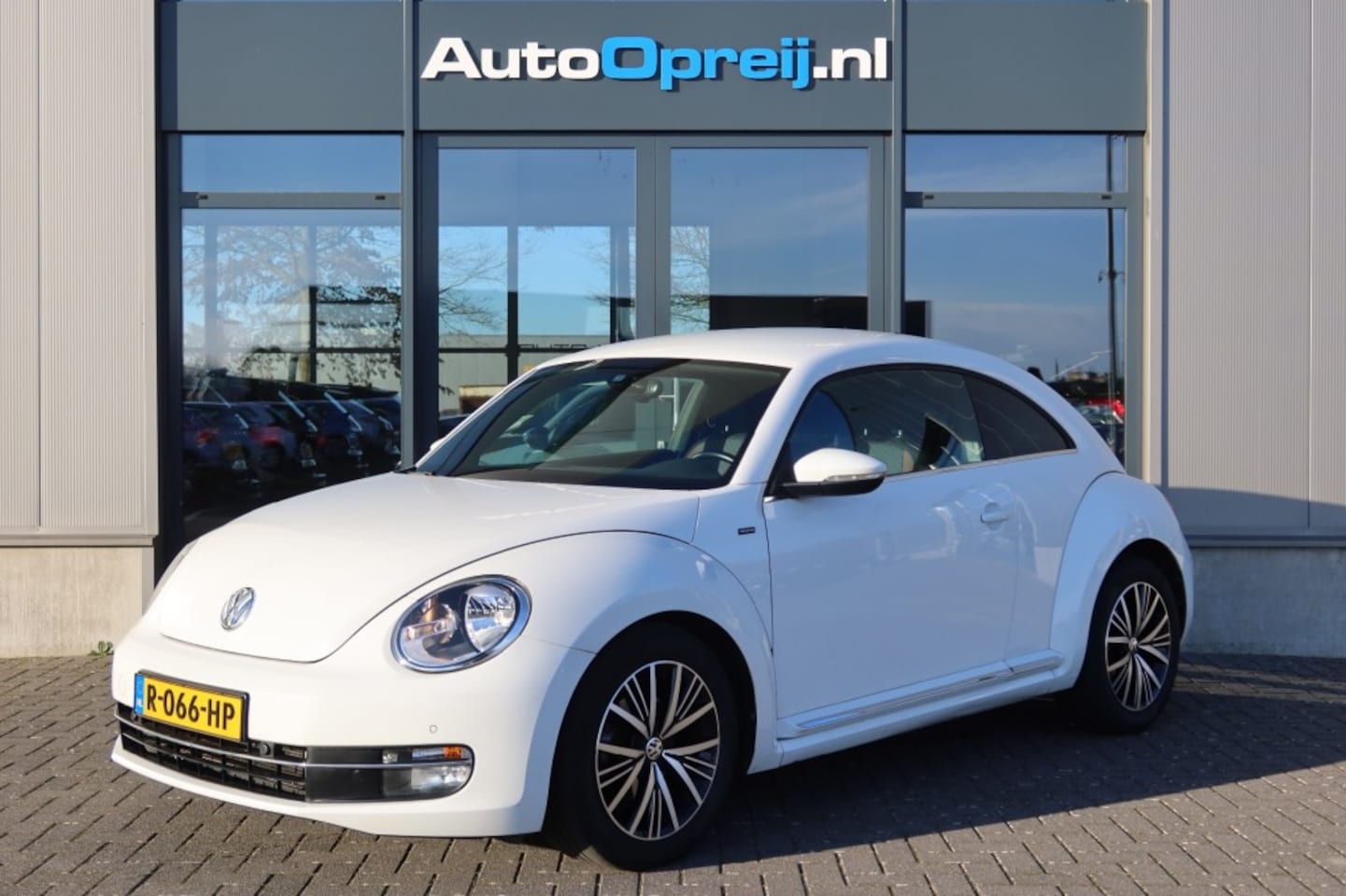 Volkswagen Beetle - 1.2 TSI Allstar Clima, NAVI, Camera, Stoelverwarming, Cruise, half Leder - AutoWereld.nl