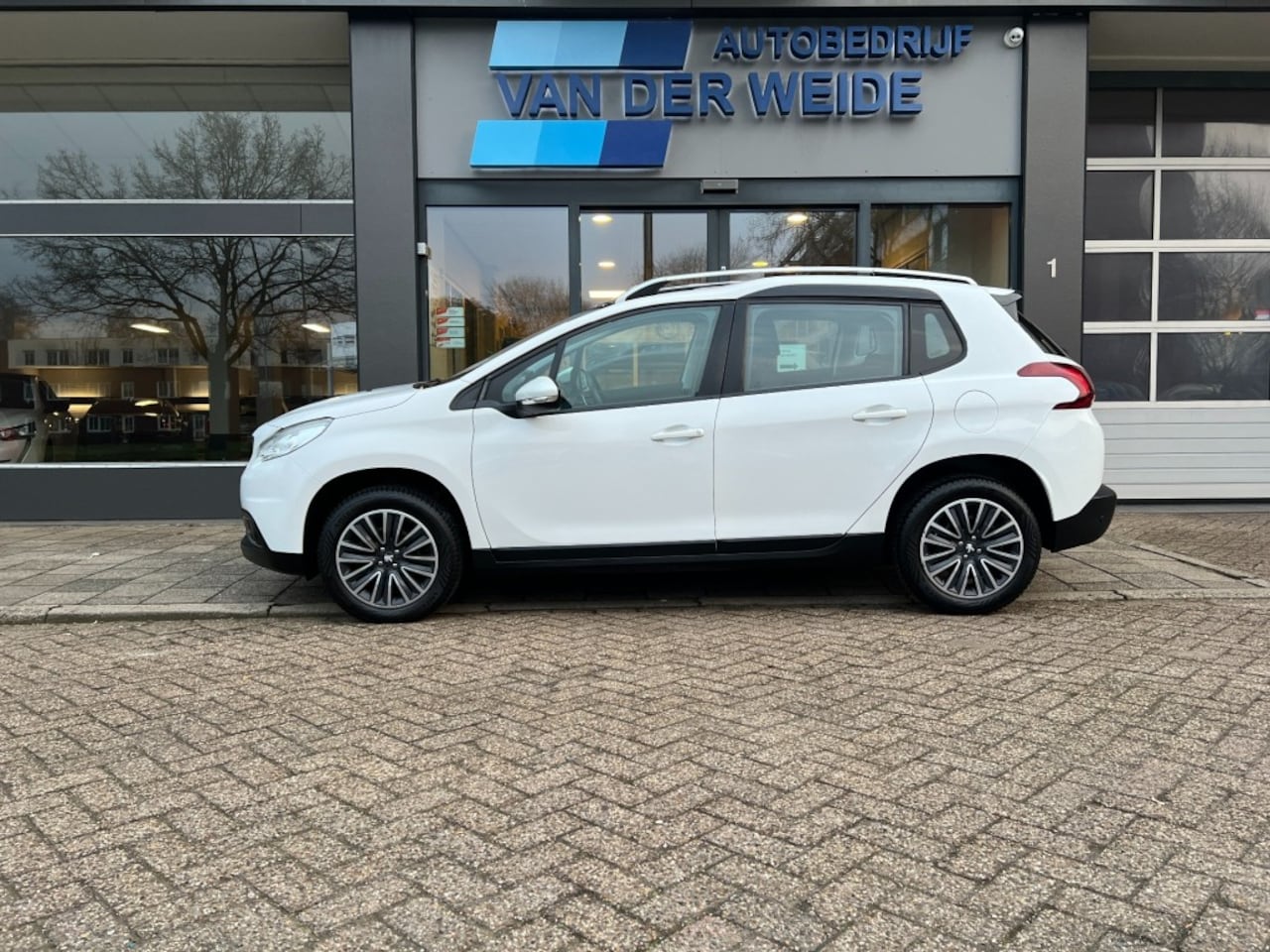 Peugeot 2008 - 1.2 PureTech Active 1.2 PURETECH ACTIVE - AutoWereld.nl