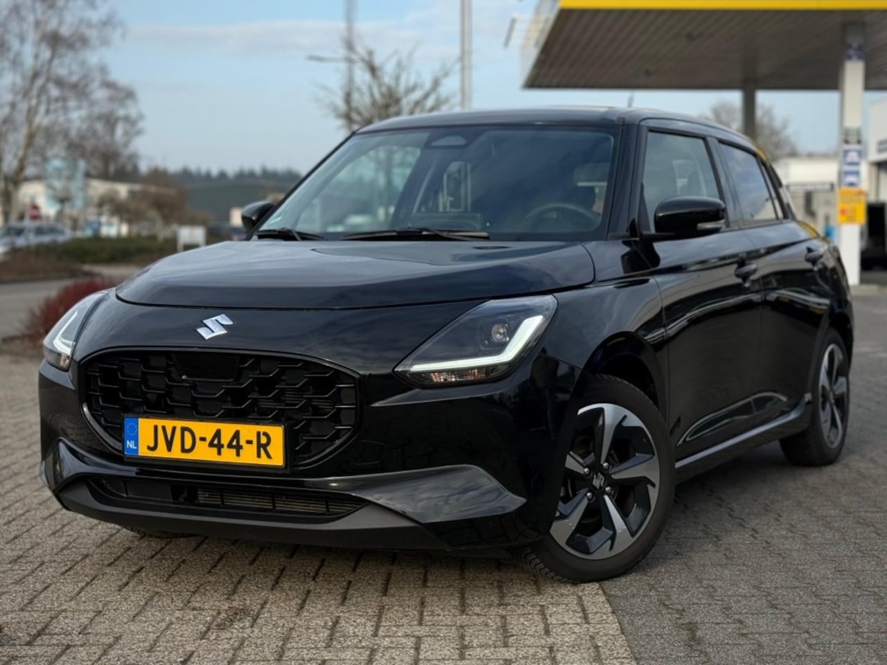 Suzuki Swift - 1.2 STYLE SMART HYBR. KEYLESS ECC CAMERA NAVI ADD. CRUISE - AutoWereld.nl