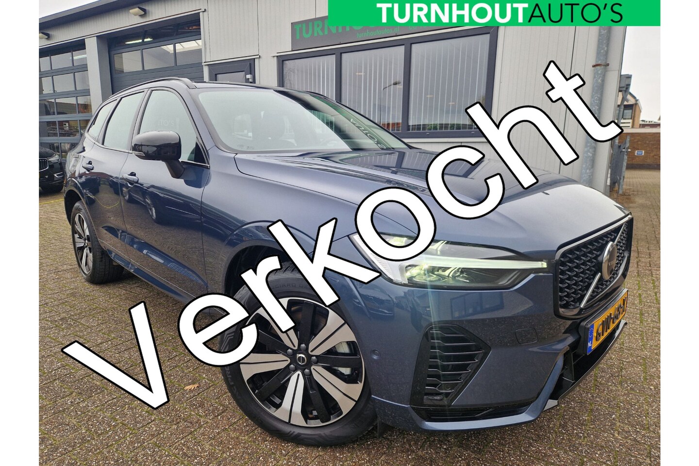 Volvo XC60 - 2.0 T6 Plug-in hybrid AWD Plus Dark Panoramadak | Leder | Blis - AutoWereld.nl