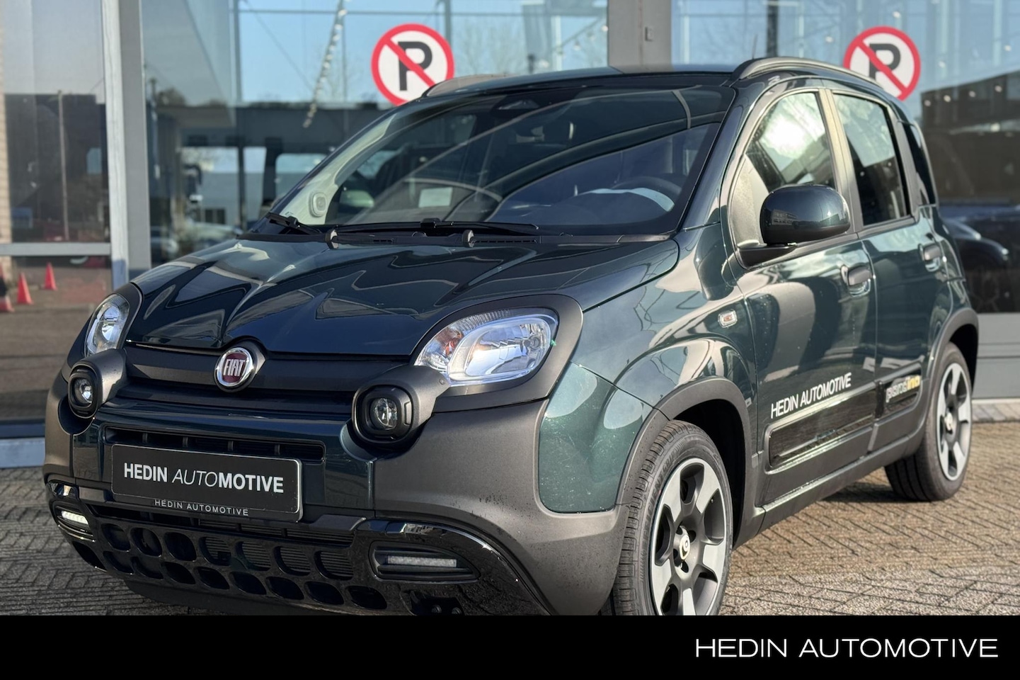 Fiat Panda - 1.0 Hybrid Pandina | Airco | Dakrails | Privacy Glass | Apple Carplay & Android Auto | - AutoWereld.nl