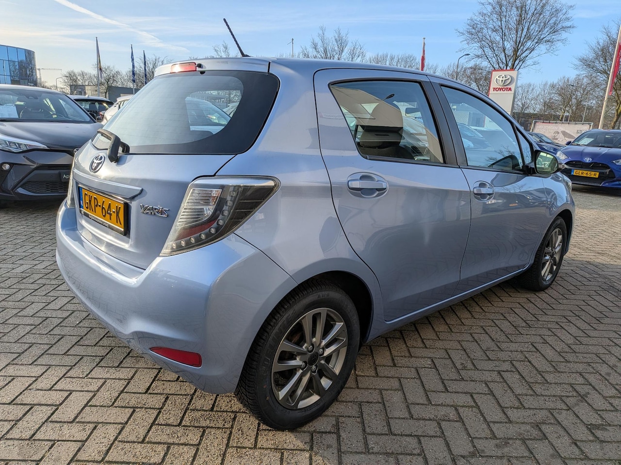 Toyota Yaris - 1.3 VVT-i Aspiration |Airco|Pcam|AllSeason| - AutoWereld.nl