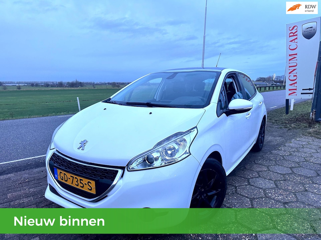 Peugeot 208 - 1.2 VTi 5DRS STOELVERWARMING| NAVI SCHERM| AIRCO| PANORAMADAK|NIEUWMODEL - AutoWereld.nl