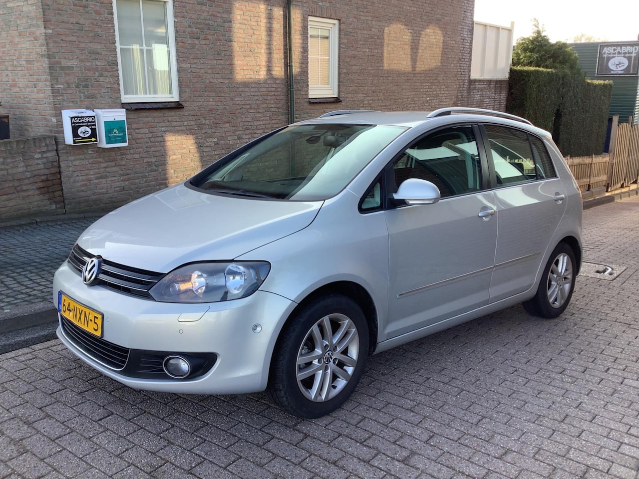 Volkswagen Golf Plus - 1.4 TSI Highline AUTOMAAT nieuwe apk 1-2027 - AutoWereld.nl