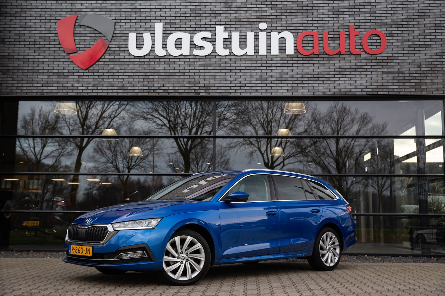 Skoda Octavia Combi - 1.0 e-TSI Business Edition Plus 1.0 e-TSI Business Edition Plus , Adap. cruise, Stuur/stoelverwarming, - AutoWereld.nl