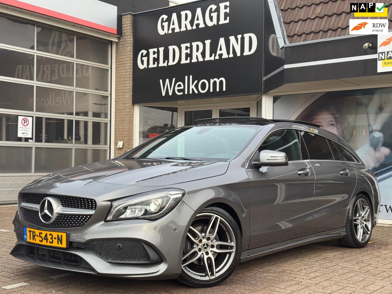 Mercedes-Benz CLA-klasse Shooting Brake - 180 AMG | Pano | Bi-Xenon | Full-Led | Camera | Apple/Android | Leder - AutoWereld.nl