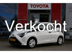 Toyota Aygo - 1.0 VVT-i x-fun 5-deurs 72pk | Airco | Dealer-onderhouden | Bluetooth | Nieuwe APK |