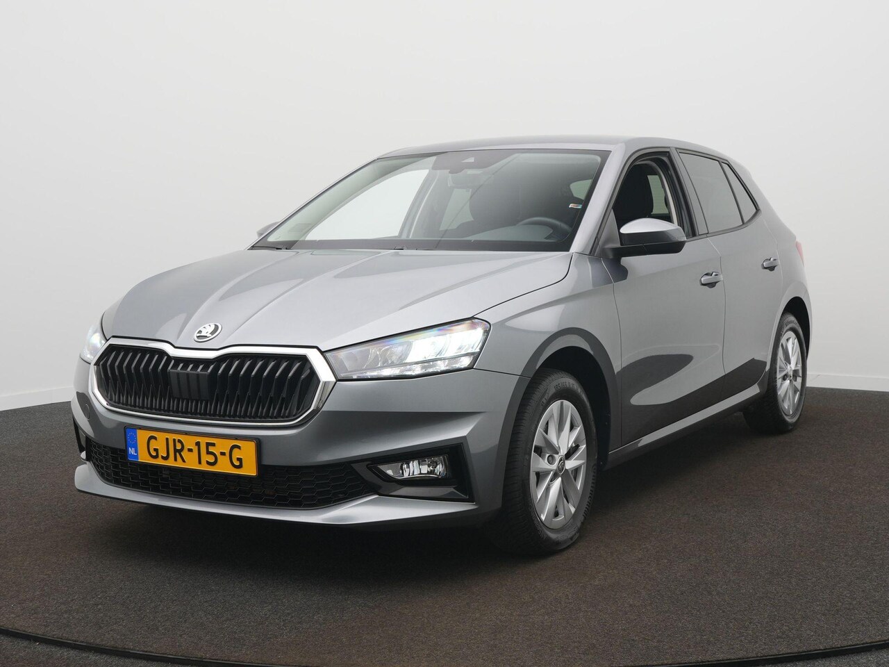Skoda Fabia - 1.0 TSI Business Edition Airco - Pdc - Armsteun - Metallic - AutoWereld.nl