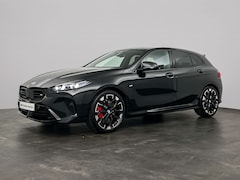BMW 1-serie - M135 xDrive | Comfort Acces | Harman Kardon | Getint Glas achter | Stoelverwarming |