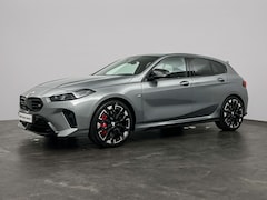 BMW 1-serie - M135 xDrive | M-Sportstoelen | Head Up Display | Driving Assistant Professional | Comfort
