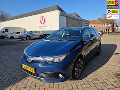 Toyota Auris Touring Sports - 1.8 Hybrid Dynamic | 18" LM-velgen | Climate controle | Stoelverwarming | Spiegels electr.