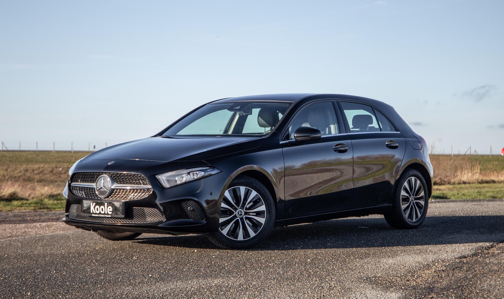 Mercedes-Benz A-klasse - 250 e Business Line PANORAMA DAK / WIDESCREEN / 360 CAMERA / CARPLAY - AutoWereld.nl