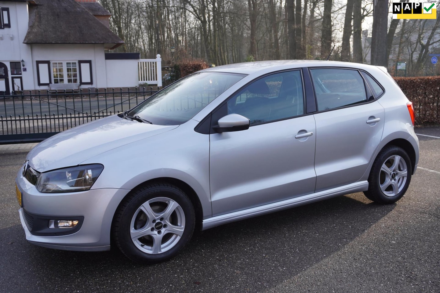 Volkswagen Polo - 1.0 BlueMotion Edition 5Drs Airco Navi Lm Velgen - AutoWereld.nl