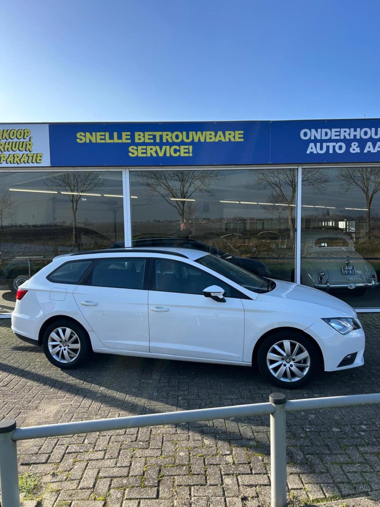 SEAT Leon ST - 1.6 TDI Style Connect Ecomotive 1.6 TDI Style Connect Ecomotive - AutoWereld.nl