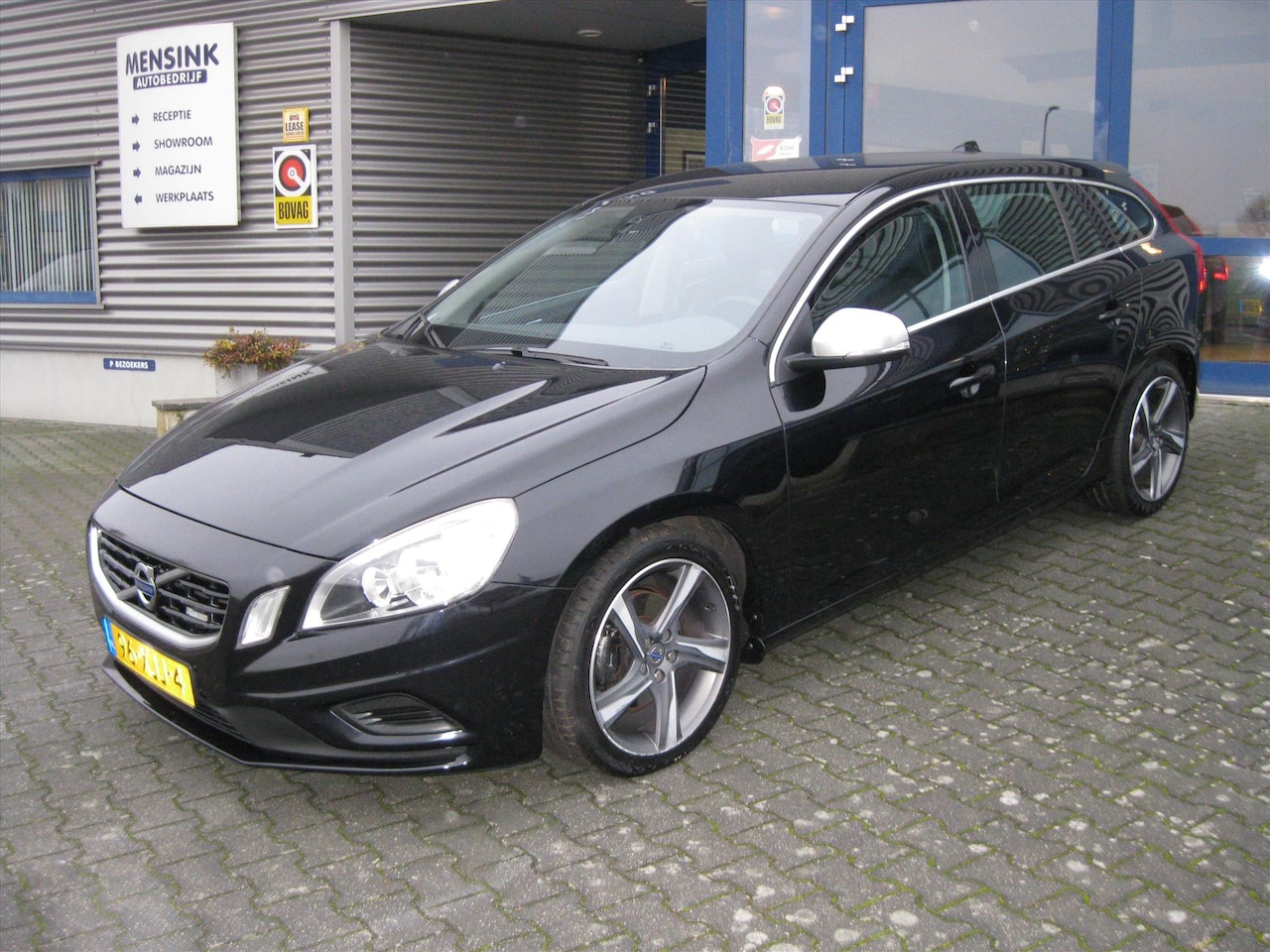 Volvo V60 - T3 Start/Stop 150pk R-Design - AutoWereld.nl