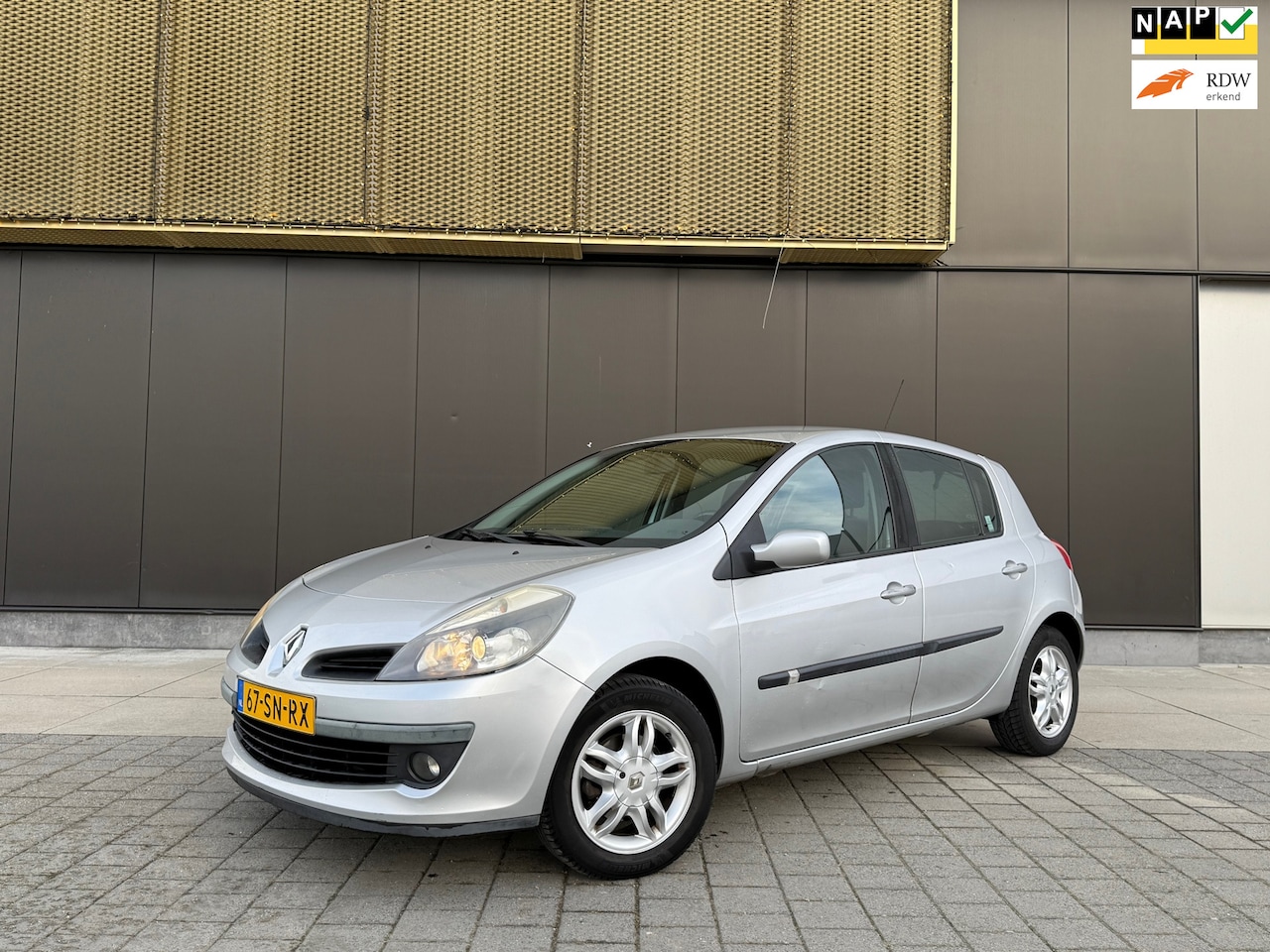 Renault Clio - 1.4-16V Dynamique Luxe | Airco | LM velgen | Distri VV | Xenon | 5-deurs - AutoWereld.nl