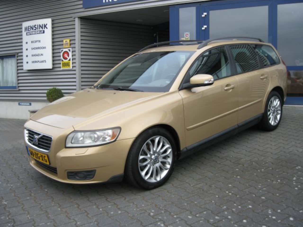 Volvo V50 - 2.4 140PK GEARTRONIC Momentum - AutoWereld.nl