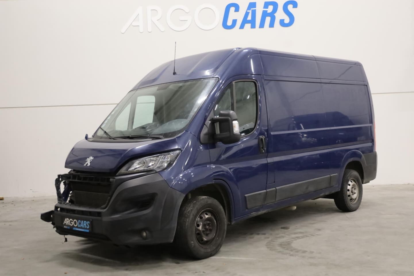 Peugeot Boxer - 435 2.0 BlueHDI L2/H2 Premium 163PK CAMERA PDC CRUISE NAVI AIRCO BLAUW RIJDBAAR - AutoWereld.nl