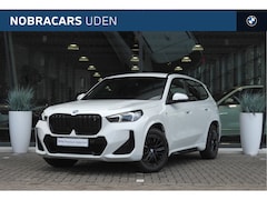 BMW iX1 - xDrive30 M Sport / Sportstoelen / Achteruitrijcamera / M Adaptief onderstel / Comfort Acce