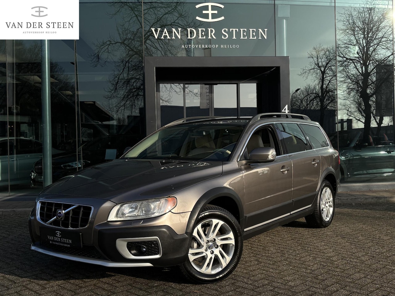 Volvo XC70 - 3.2 Summum NL Auto | Geheugenstoelen | Camera - AutoWereld.nl