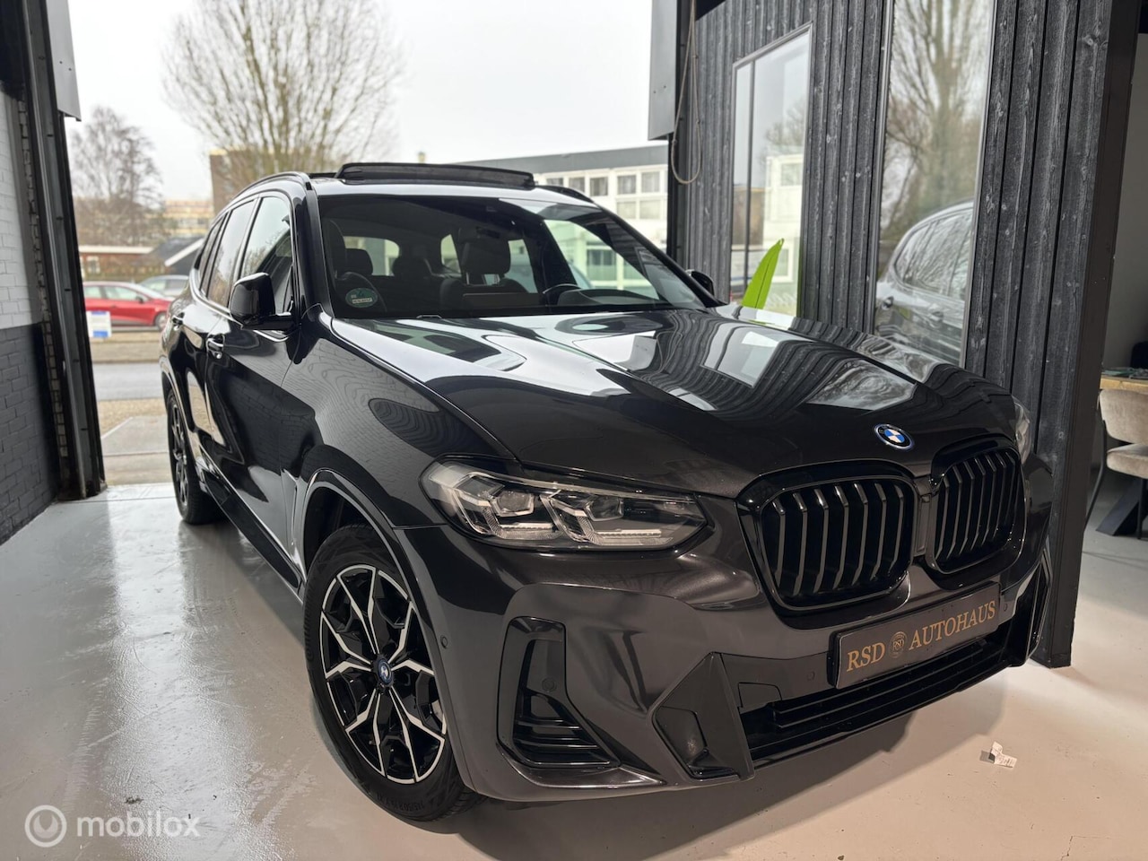 BMW X3 - xDrive30e M-Pakket Pano,Leder,Keyless,Camera - AutoWereld.nl