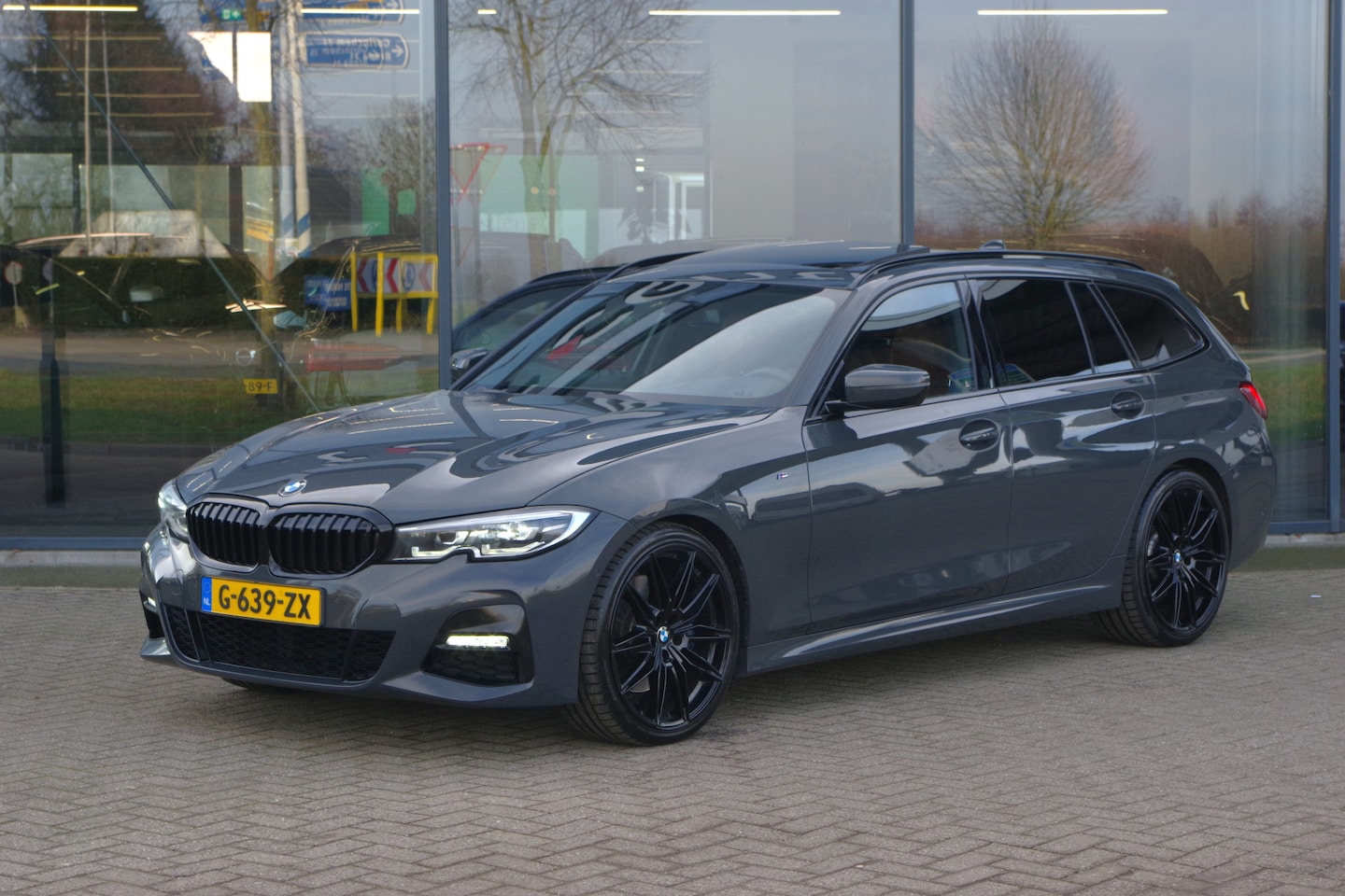 BMW 3-serie Touring - 330i 259 PK High Executive M-Sport Edition, Panoramadak, Trekhaak, Individual, Head-Up - AutoWereld.nl