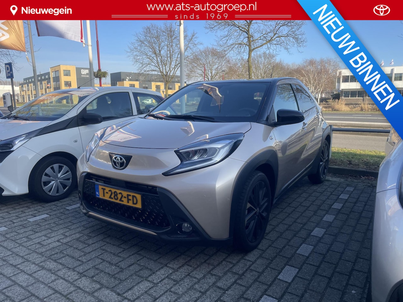 Toyota Aygo X - 1.0 VVT-i S-CVT Premium | 1e Eigenaar | Org NL en slechts 10.030 km | Duurste uitvoering | - AutoWereld.nl