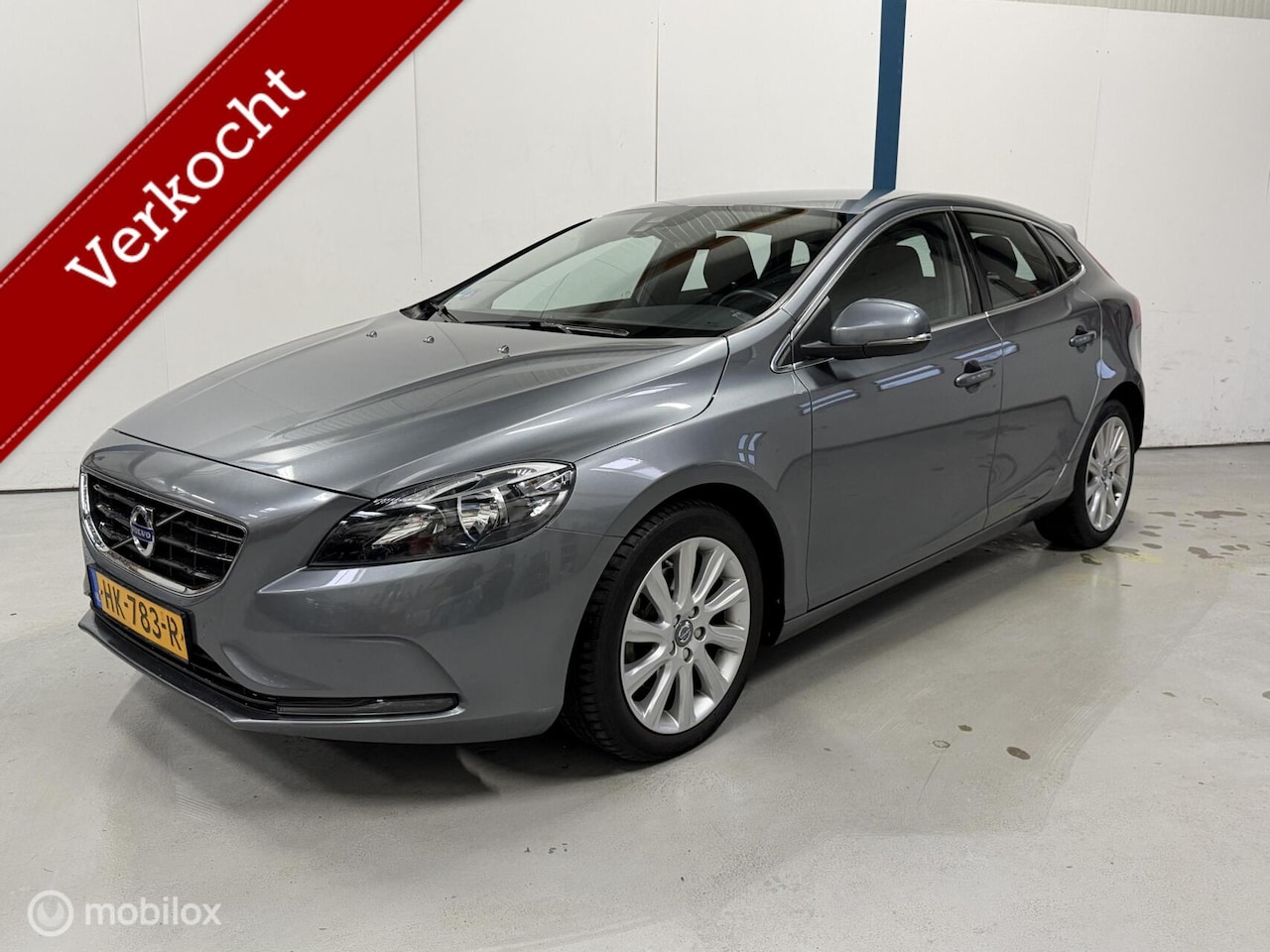Volvo V40 - 2.0 T3 Momentum NL-AUTO / DEALER HISTORIE / NAVI - AutoWereld.nl