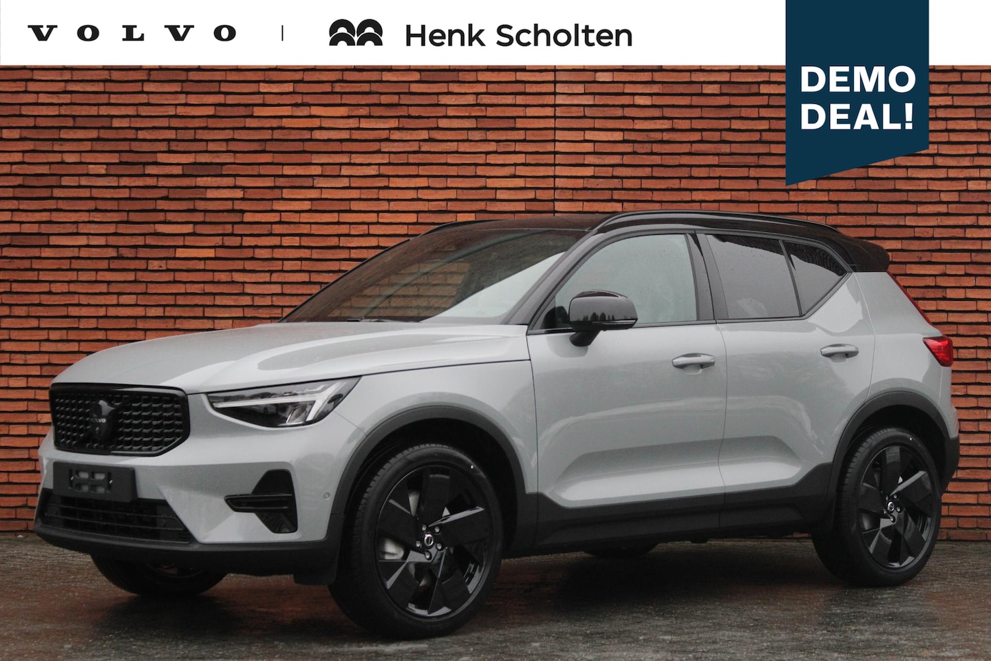 Volvo XC40 - 2.0 B4 Plus Black Edition Panoramisch schuif-/kanteldak | Elektrisch verstelbare voorstoel - AutoWereld.nl