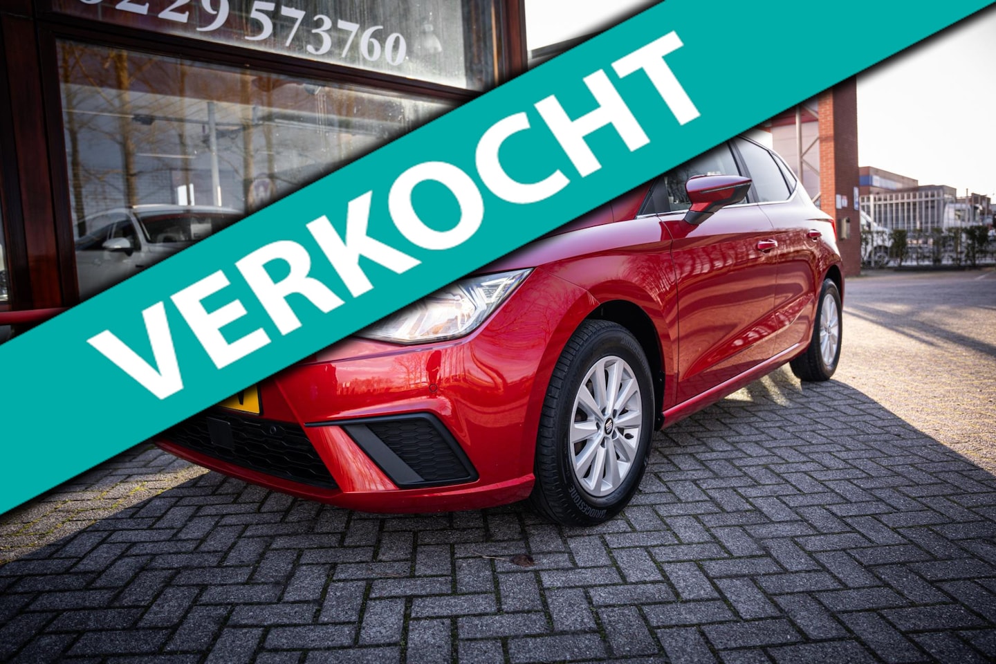 SEAT Ibiza - 1.0 TSI Style Business Intense | Carplay | Camera | Navigatie | Parkeerhulp | Stuurwielbed - AutoWereld.nl