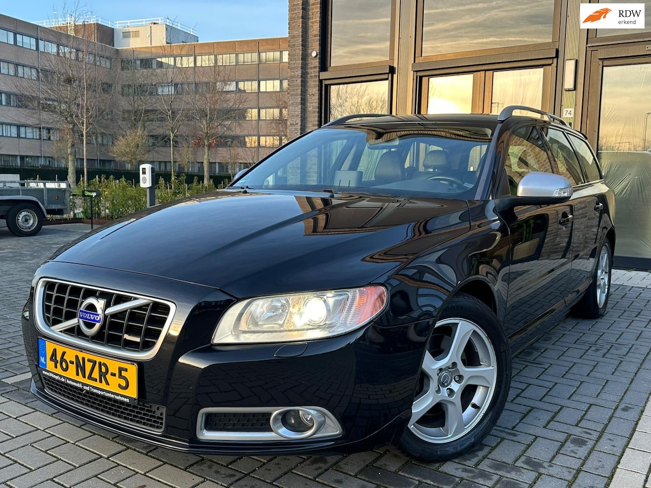 Volvo V70 - 2.0T R-Edition- origineel NL- R Design - AutoWereld.nl
