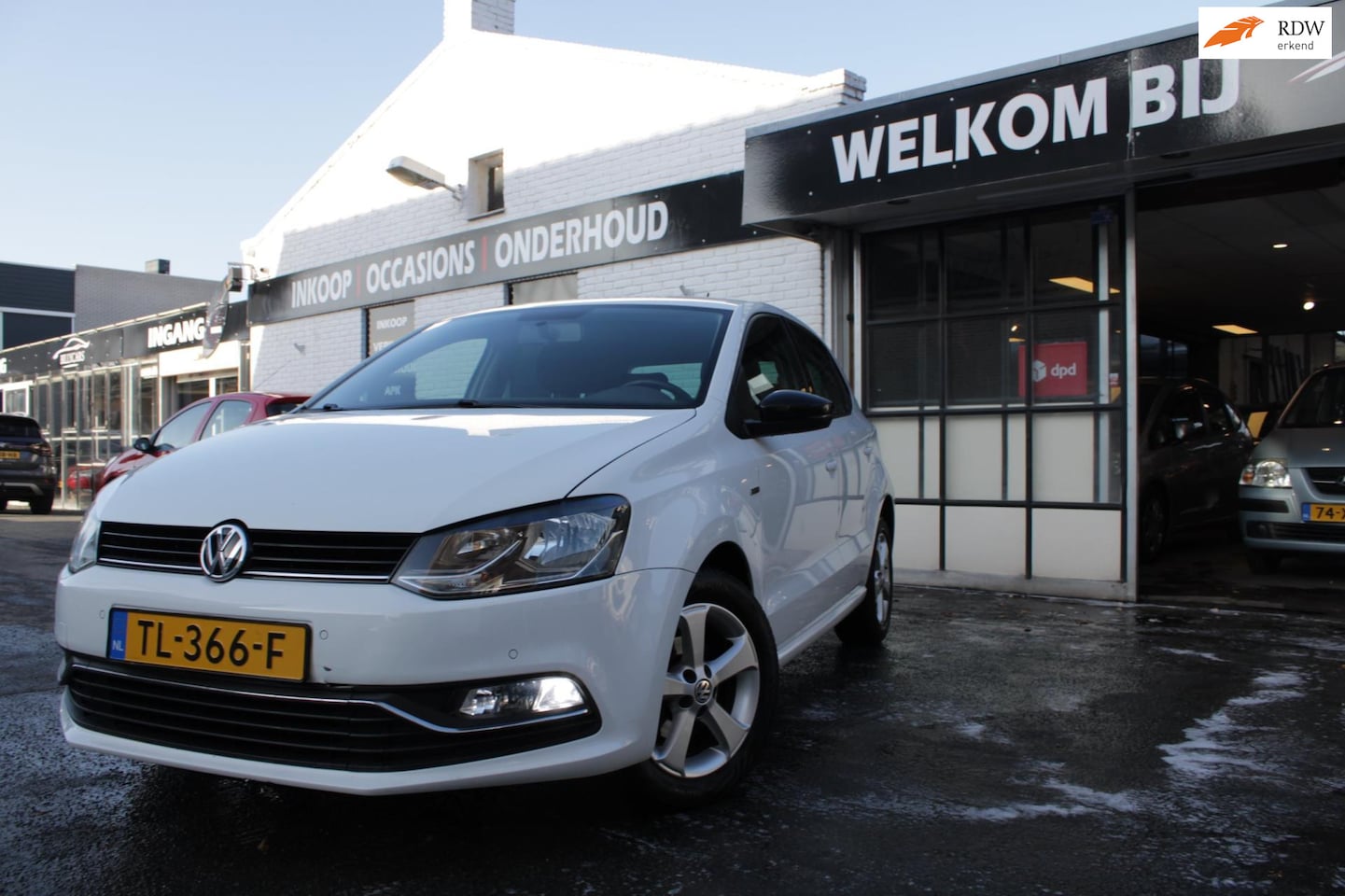Volkswagen Polo - 1.2 TSI Highline | Airco | Cruise Control | Carplay | Parkeersensoren | Elec ramen - AutoWereld.nl