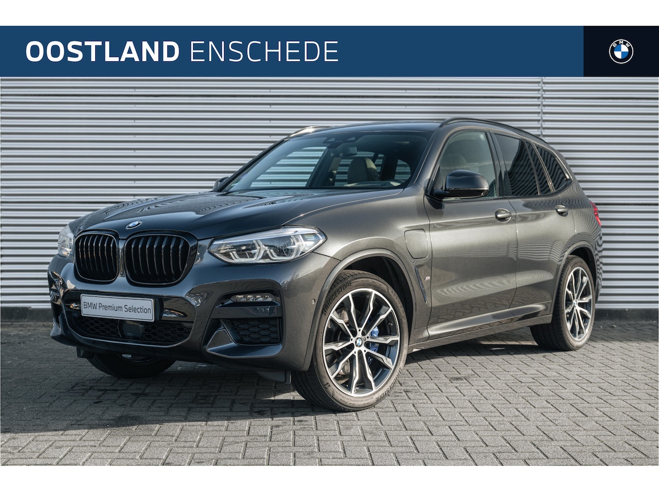 BMW X3 - xDrive30e High Executive M Sport Automaat / Panoramadak / Trekhaak / Sportstoelen / Comfor - AutoWereld.nl