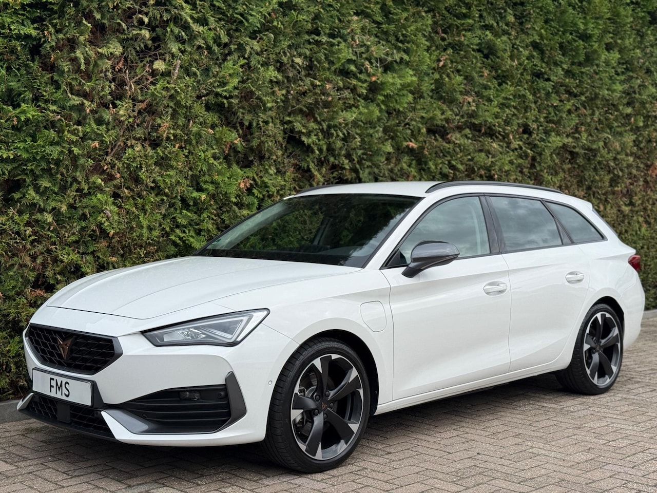 CUPRA Leon Sportstourer - 1.4 e-Hybrid VZ CarPlay - AutoWereld.nl