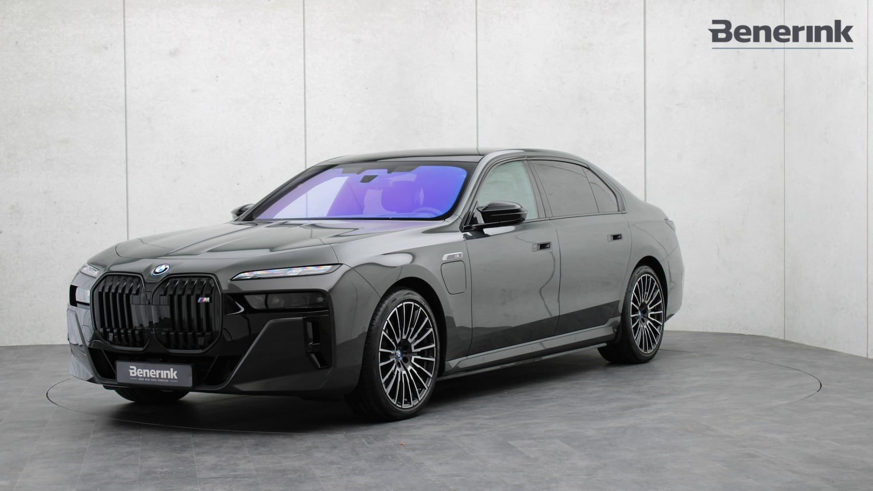 BMW 7-serie - M760e xDrive | Exclusive Lounge | B&W | Sky Lounge | Connoisseur Pack | Rear Seat Entertai - AutoWereld.nl