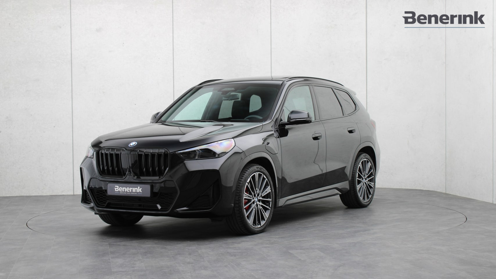BMW X1 - xDrive30e M-Sport Pro | Massage | Harman/Kardon | Panoramadak | Head-up | Trekhaak - AutoWereld.nl