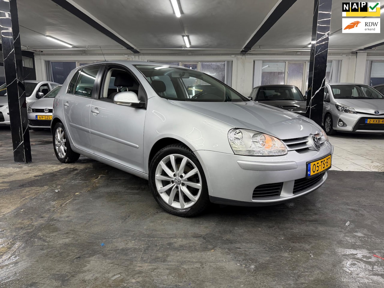 Volkswagen Golf - 1.6 FSI Optive Automaat - AutoWereld.nl