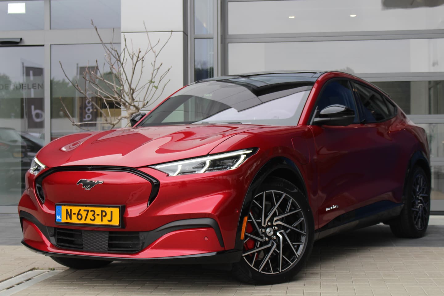 Ford Mustang Mach-E - AWD 75 kWh | Panorama dak | Technology Pack Plus | GT velgen | B&O | Camera rondom | Elekt - AutoWereld.nl