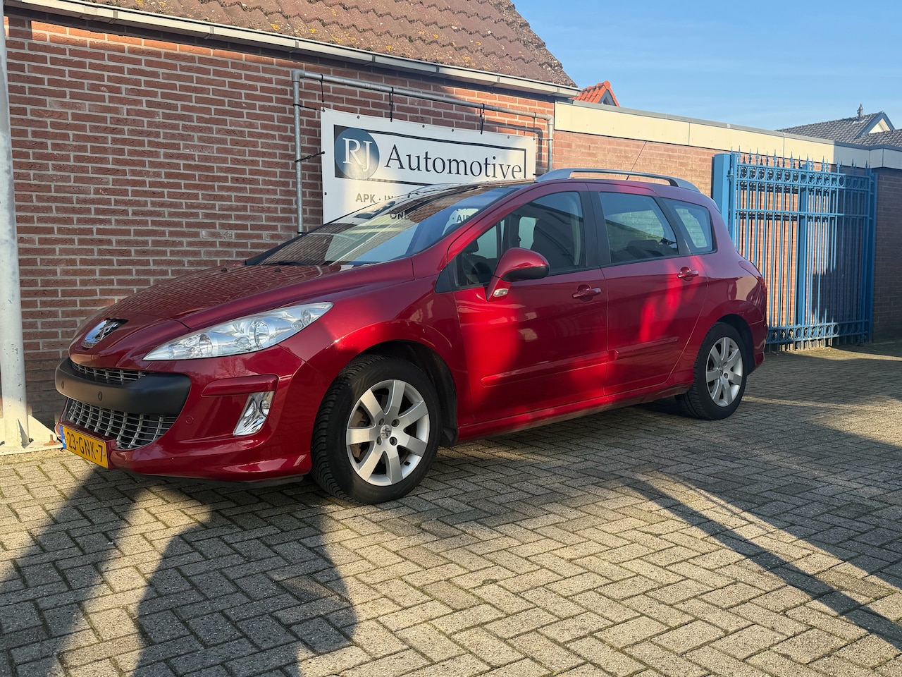 Peugeot 308 SW - 1.6 XT NAP/AUTOMAAT/PANO - AutoWereld.nl
