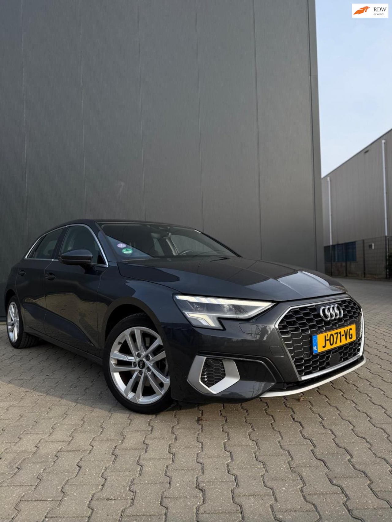 Audi A3 Sportback - 35 TFSI Business edition 35 TFSI Business edition - AutoWereld.nl