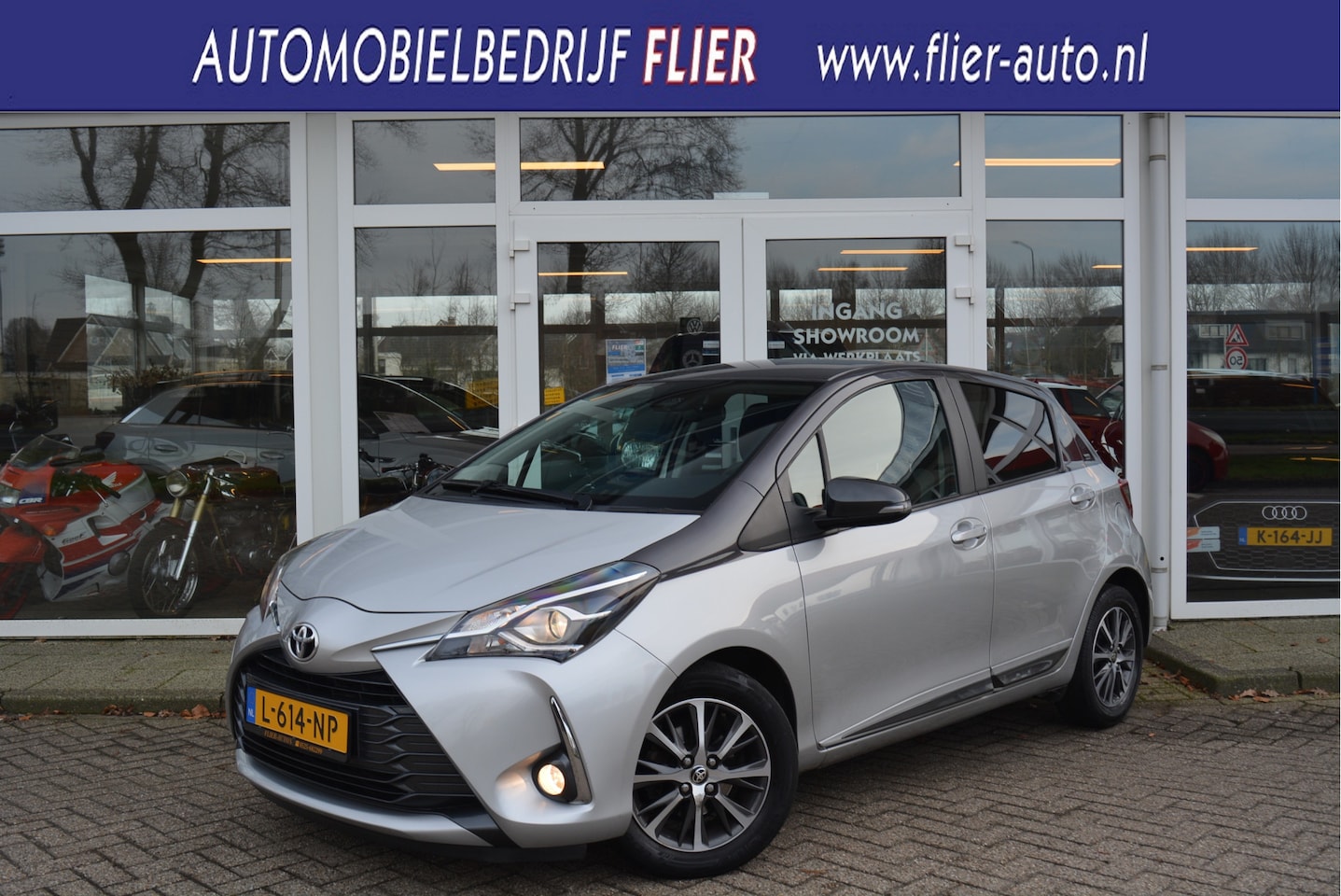 Toyota Yaris - 1.0 VVT-i Y20 ✅ Two Tone ✅Navi ✅ Cruise ✅ Camera ✅ - AutoWereld.nl