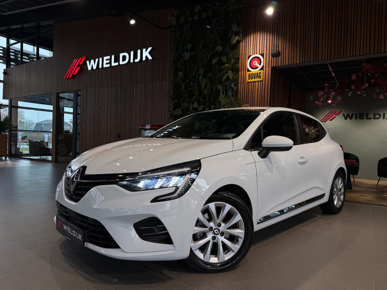 Renault Clio - 1.6 E-Tech Hybrid 140 Intens - AutoWereld.nl